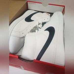 Nike Court Royale 2 Mid Men's Sneakers Size 13, White & Black